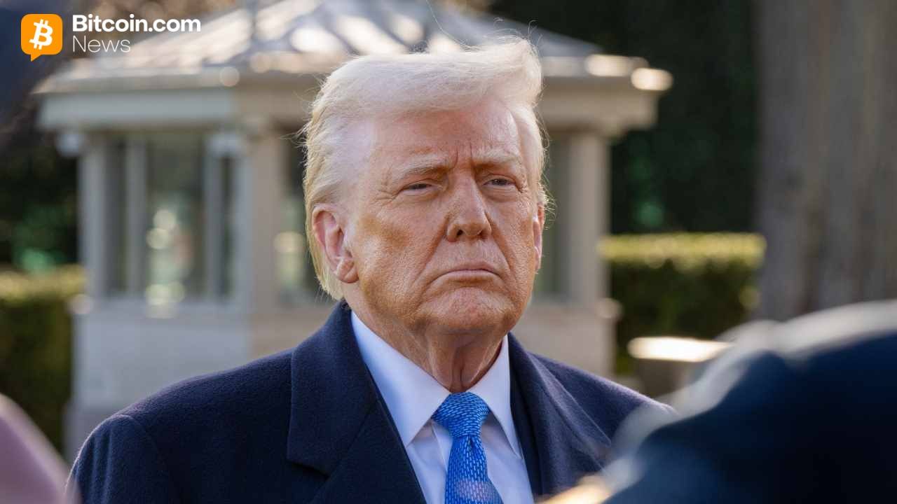 Bitcoin Climbs Above ,000 After Trump Signals Strait of Hormuz Shipping Restart